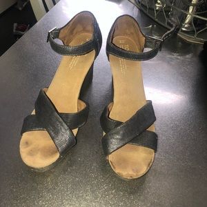 Toms Wedges